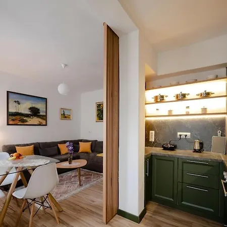 Mila's Place Apartment *